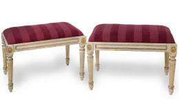 611.  Juego de cuatro banquetas Luis XVI de madera lacada y dorada.Trabajo francés, ff. del S. XVIII.