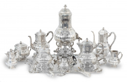 647.  Jean-Emile Puiforcat (1897-1945).Juego de café, té  y chocolate en plata de estilo regencia.París, S. XX.