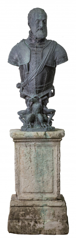 672.  Busto de Carlos V en bronce con los atributos del Emperador del Sacro Imperio Romano, según modelo de León Leoni y Pompeo Leoni (1553).Masriera i Campins* Fundidores-Barcelona, h. 1900.