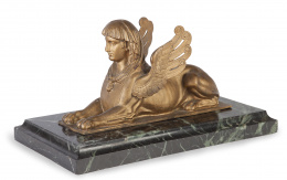594.  Esfinge en bronce dorado en estilo "Egipcio revival".Grand Tour, S. XIX.