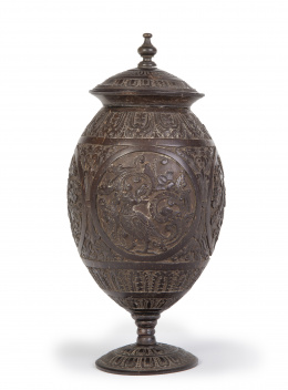 729.  Coco tallado.Sri Lanka (ceylan) para el mercado portugués, h. 1750.