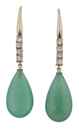 281.  Pendientes largos con línea de chatones de brillantes y gran gota de crisoprasa colgante