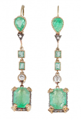 278.  Pendientes largos de esmeraldas y brillantes 