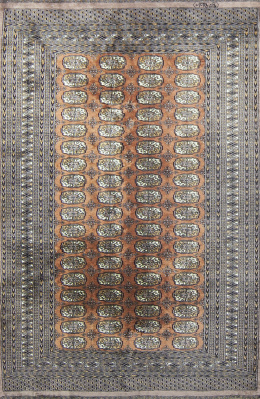 927.  Alfombra en seda y lana beige en tabaco y rosa de elementos geométricos,Persia, S. XX.