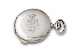 724.  Reloj saboneta en plata con sonería de cuartos” FIX WATCH “.Con tapa blasonada.