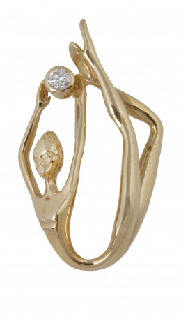 159.   Prog. 68525. Colgante con diseño de gimnasta sosteniendo un brillante en chatón