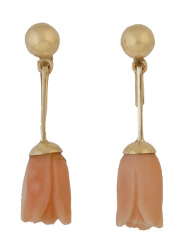 141.  Pendientes largos con tulipanes de coral colgantes