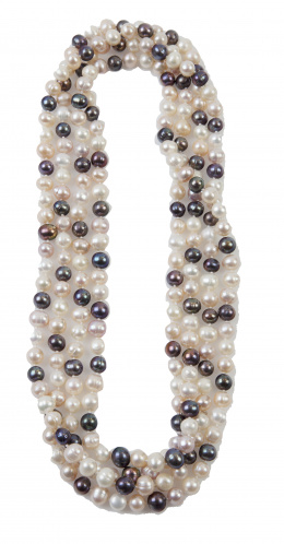 366.  Lote de dos collares con perlas