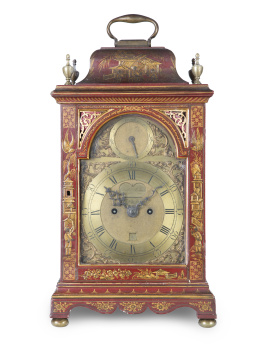 1110.  Creak & Smith.Reloj bracket de madera lacada en rojo y dorada, decorado con "chinosseries". Londres, tercer cuarto del S. XVIII.
