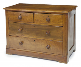 720.  Cómoda de cuatro cajones.Inglaterra, S. XIX.