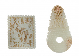 689.  Lote de dos placas de jade.China, ff. del S. XIX.
