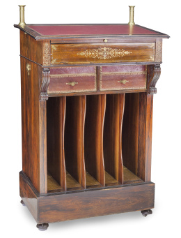 989.  "Cartonnier" Carlos X en madera de palosanto, metal aplicado y piel.Trabajo francés, h. 1830.