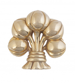 153.  Broche con diseño de ramo de tulipanes en oro amarillo liso de 18K