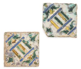 642.  Pareja de azulejos de cerámica esmaltada en verde, azul y melado.S. XVI.