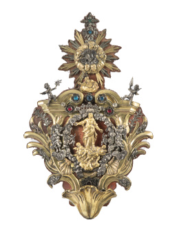 1159.  Benditera en plata, bronce dorado y piedras preciosas simuladas.Trabajo napolitano, pp. del S. XVIII.