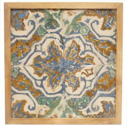 1089.  Azulejo de cerámica de cuerda seca esmlatado en verde, melado y azul.S. XVI.