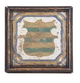 1083.  Azulejo de cerámica esmaltada con escudo de los ribera con bandas en melados, azul y verde.Sevilla, 1501-1550.