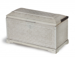923.  Caja en marfil tallado con decoración floral.Trabajo anglo-indio, S. XIX.