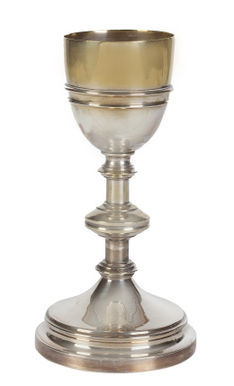 563.  Cáliz en plata en su color y plata dorada. Marcado "Madrid".Madrid, pp. del S. XIX.