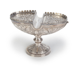 565.  Naveta de plata, siguiendo modelos del S. XVII.S. XIX - XX.