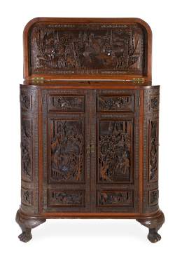 1187.  Mueble bar de madera tallada decorado con vistas de un jardín y personajes.China, pp. del S. XX.
