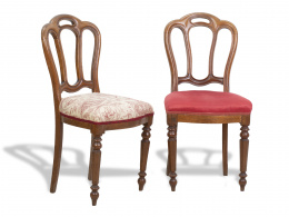 716.  Pareja de sillas de madera de nogal.Trabajo francés, mediados del S. XIX.