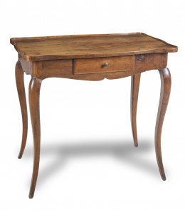 486.  "Table à ecrire" de madera de nogal.Francia, S. XVIII.