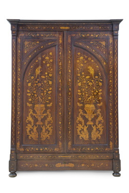 1099.  Armario de madera de caoba con marquetería con jarrones de flores, aves y mariposas de estilo barroco.Holanda, S. XIX.