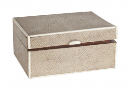 1117.  Caja art -decó en galuchat y marfil.Trabajo francés, años treinta.