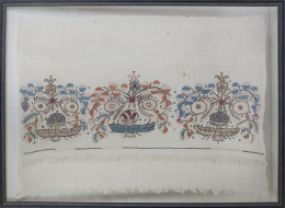 665.  Toalla bordada con decoración de jarronesTrabajo otomano, S. XIX.