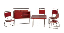 1423.  Conjunto de muebles de comedor para casita de muñecas de madera pintada de rojo y metal.Años 50.