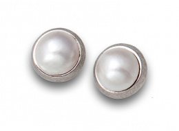 628.  Pendientes con perla mabe en oro blanco mate de 18K