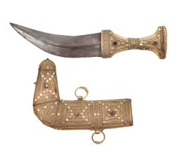 645.  Daga o jambia con funda y empuñadura de oro y piedras en cabujón y acero.Arabía Saudí, S. XVIII - XIX.