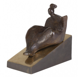 1010.  S.XXMujer reclinada