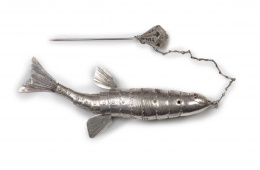 559.  Pez articulado en plata y filigrana de plata, pp. del S. XX.