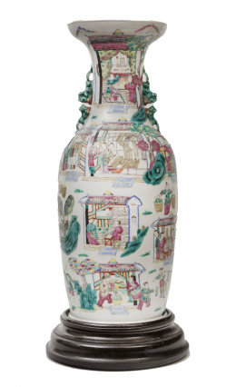 1170.  Jarrón en porcelana esmaltada de la familia rosa.China, S. XIX.