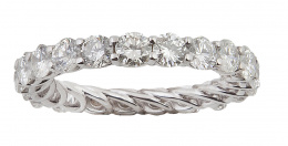 318.  Sortija alianza completa de 21 brillantes de color estimado G-H y grado de pureza VS1-SI1