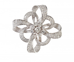 315.  Broche años 50 de platino y brillantes, con flor de rosetón "tremblant " central, rodeada de cintas entrelazadas de brillantes