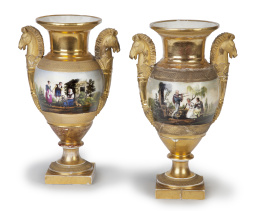 863.  Pareja de jarrones de porcelana esmaltada y dorada a fuego.París, S. XIX.