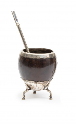875.  Mate-coco, montado en plata.Argentina o Chile, S. XIX.