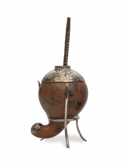 881.  Mate de calabaza con decoración montado en plata.Argentina o Chile, S. XIX.