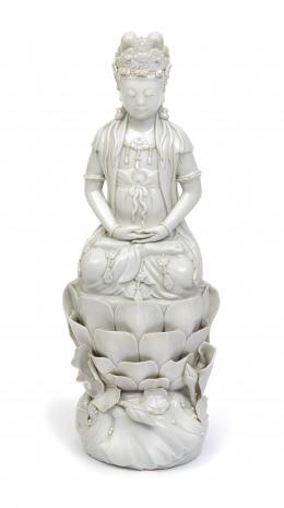 1177.  Guanyin. En porcelana "Blanch de Chine".China, ff. del S. XIX.