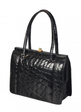 392.  Bolso de piel de cocodrilo negro con dos asas cortas