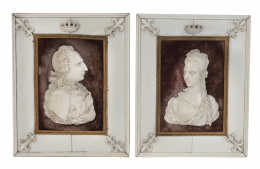 1146.  Pareja de marcos y efigies en marfil tallado con Luis XVI y María Antonieta.Trabajo francés, S. XIX.