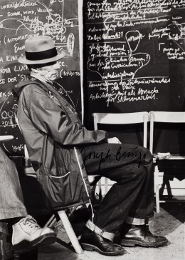 332.  JOSEPH BEUYS (Krefeld, 1921 - Düsseldorf, 1986)“Output”, 1978.