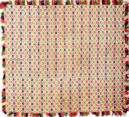 689.  Alfombra en lana con decoración geométrica azul, rojo y verde.La Alpujarra, ff. del S. XIX - pp. del S. XX.
