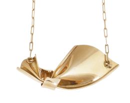 204.  Pendentif con lazo asimétrico y cadena de eslabón rectangular