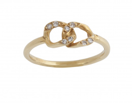 115.  Sortija con dos eslabones ovales pequeños de brillantes en el frente