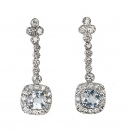 332.  Pendientes largos estilo Art-Decó con aguamarinas colgantes de línea rivière de chatones de brillantes