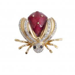 179.  Broche mosca con brillantes en las alas, cuerpo de esmalte rojo y ojos de cabuchones de zafiros